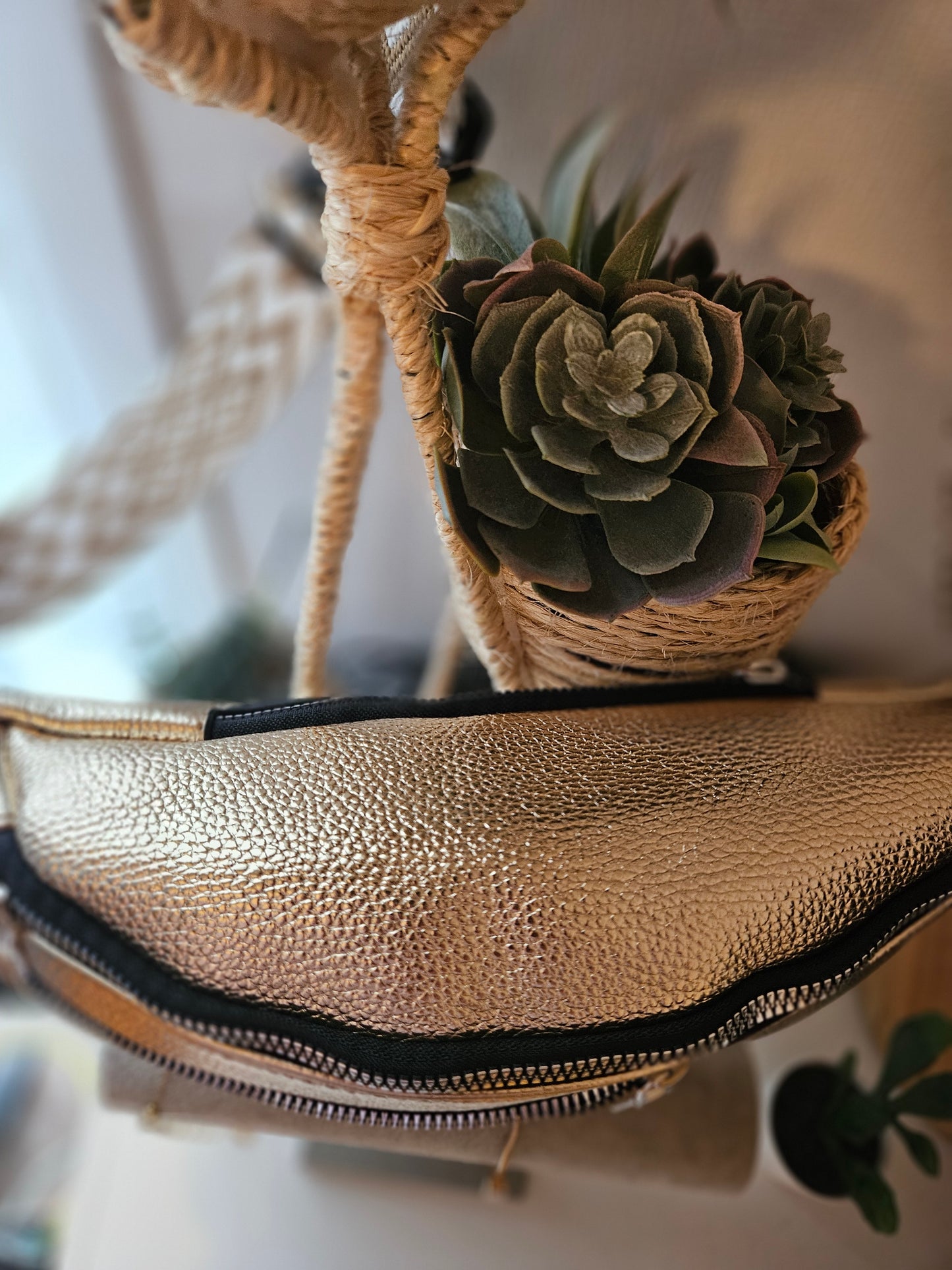 Sac banane or irisé