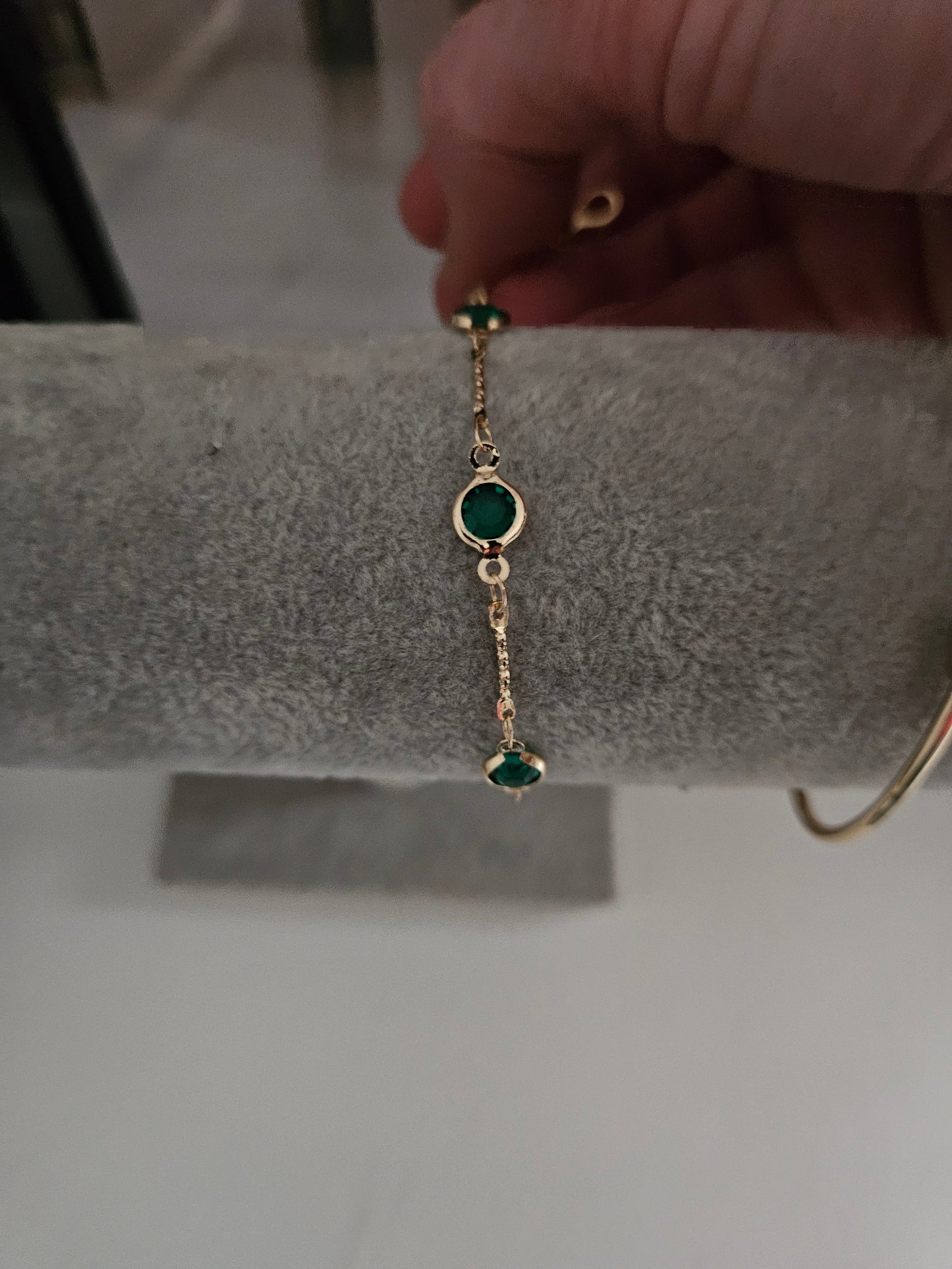 Bijoux bracelet doré pierres vertes réglable