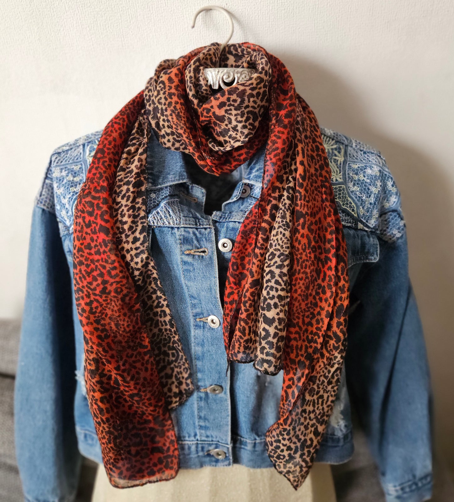 Foulard marron rouge motif animal extra long