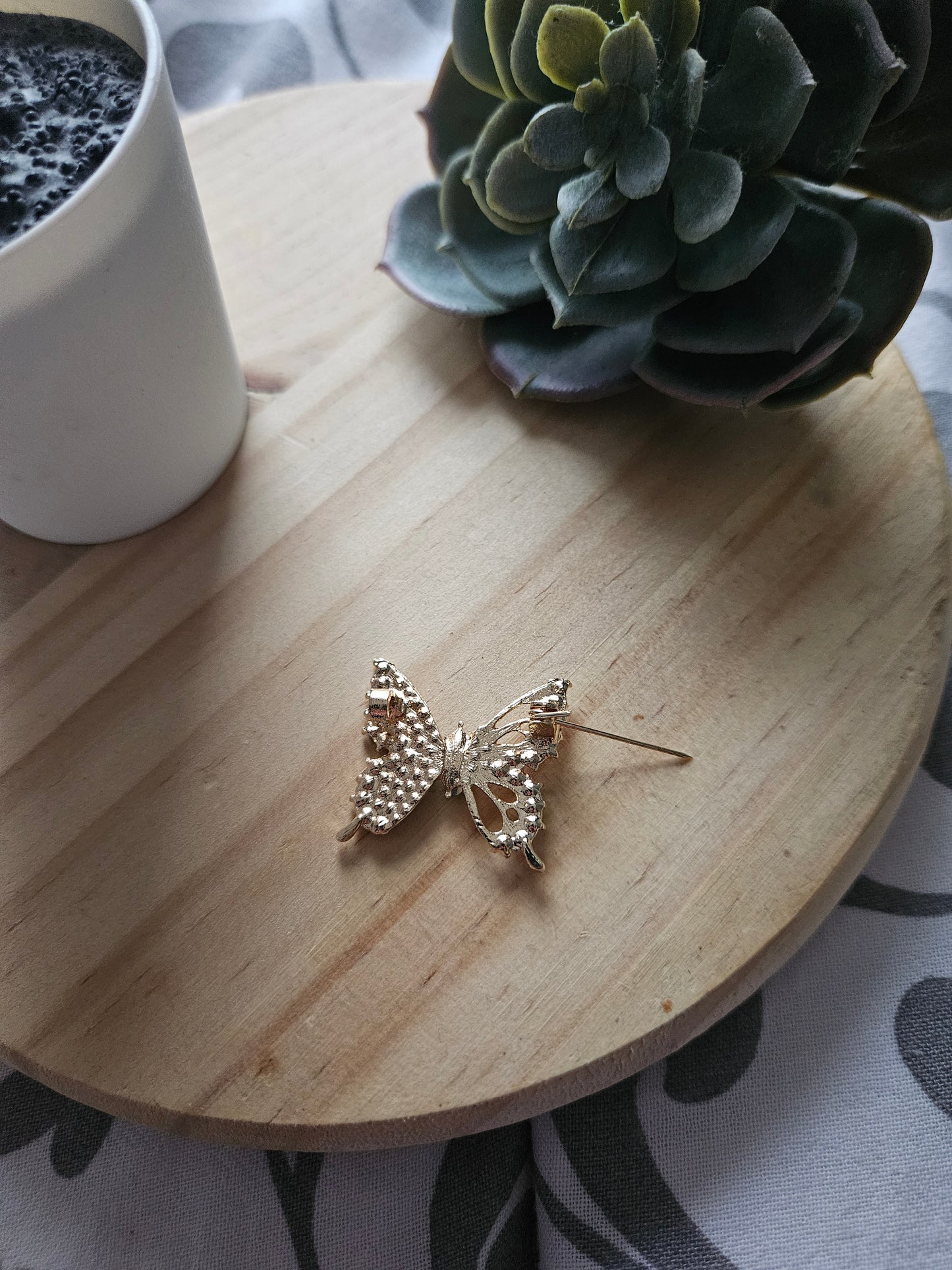 Bijoux broche papillon perle verte