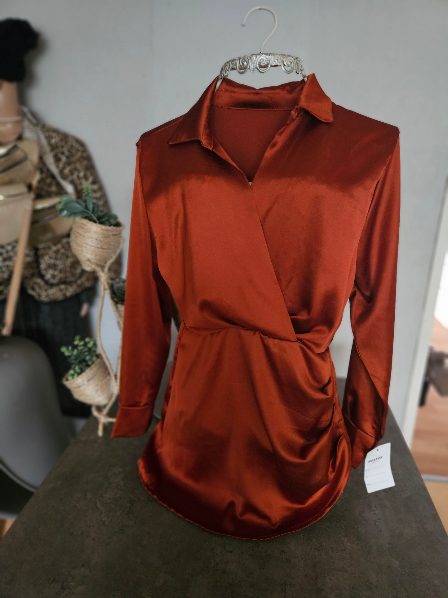 Robe courte satinée