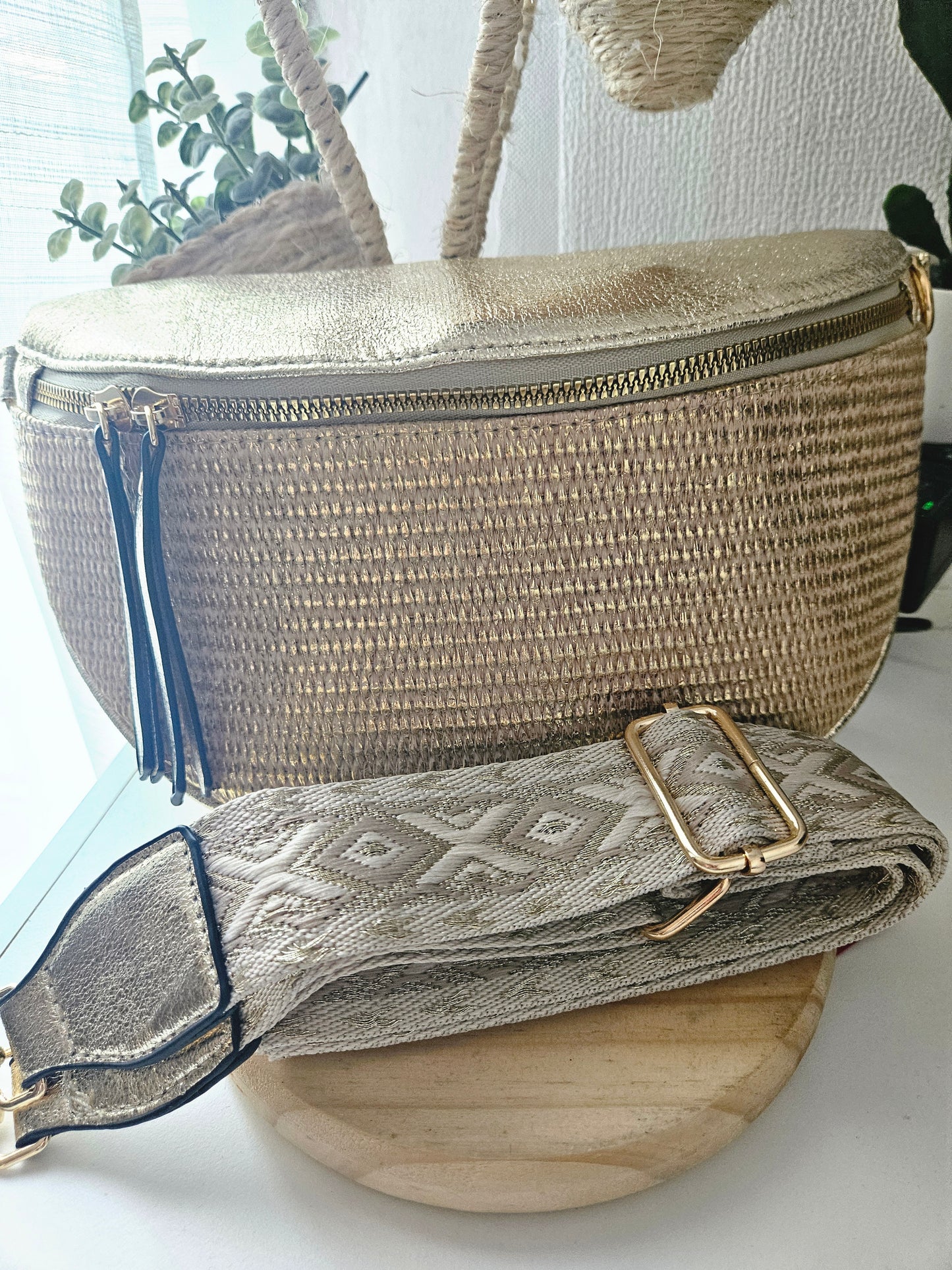 Sac Banane Chic & Bohème – Édition Tressée/paille Dorée