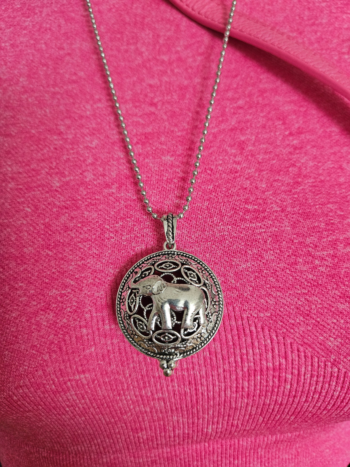 Zen et Bien Être collier d'aromatherapie éléphant porte chance