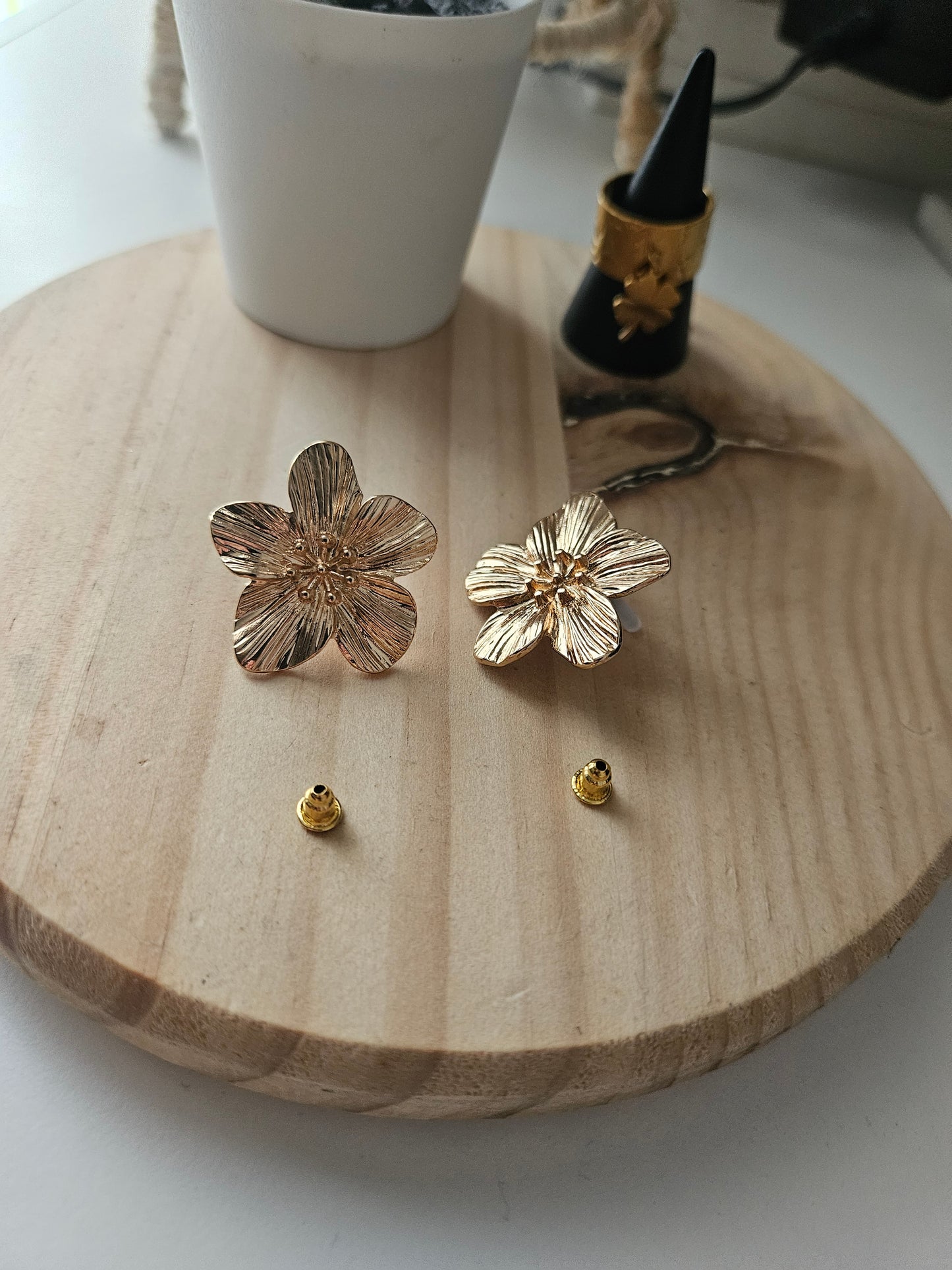 Boucles d'oreilles dorĂ©es đž