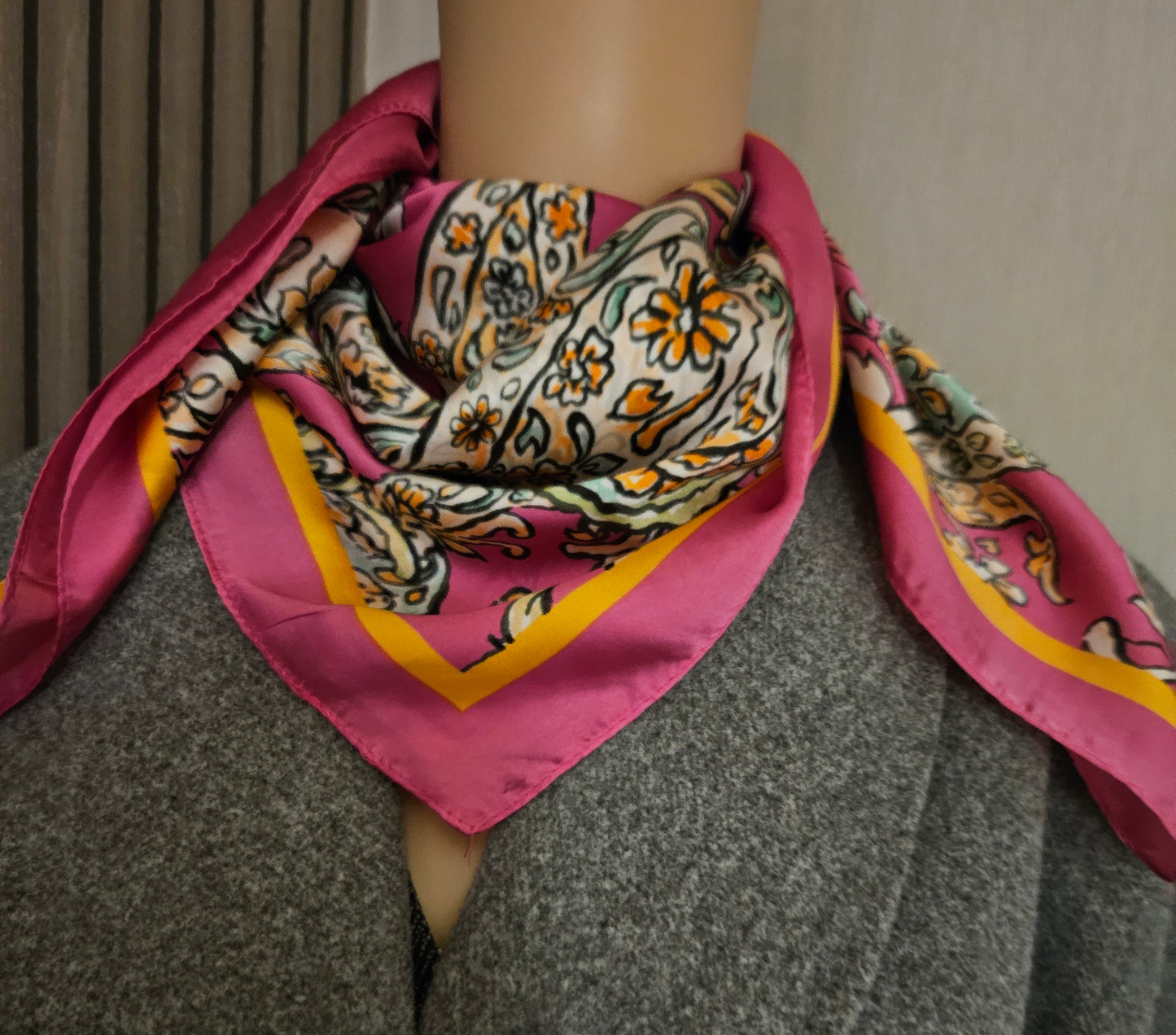 Foulard rose