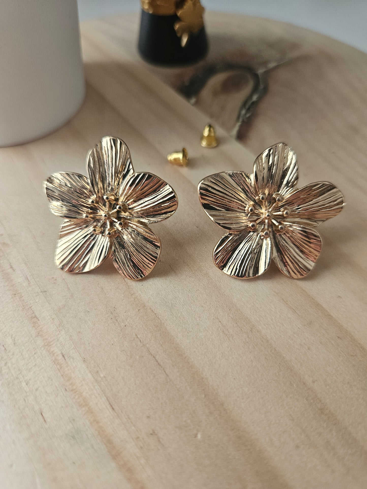Boucles d'oreilles dorĂ©es đž