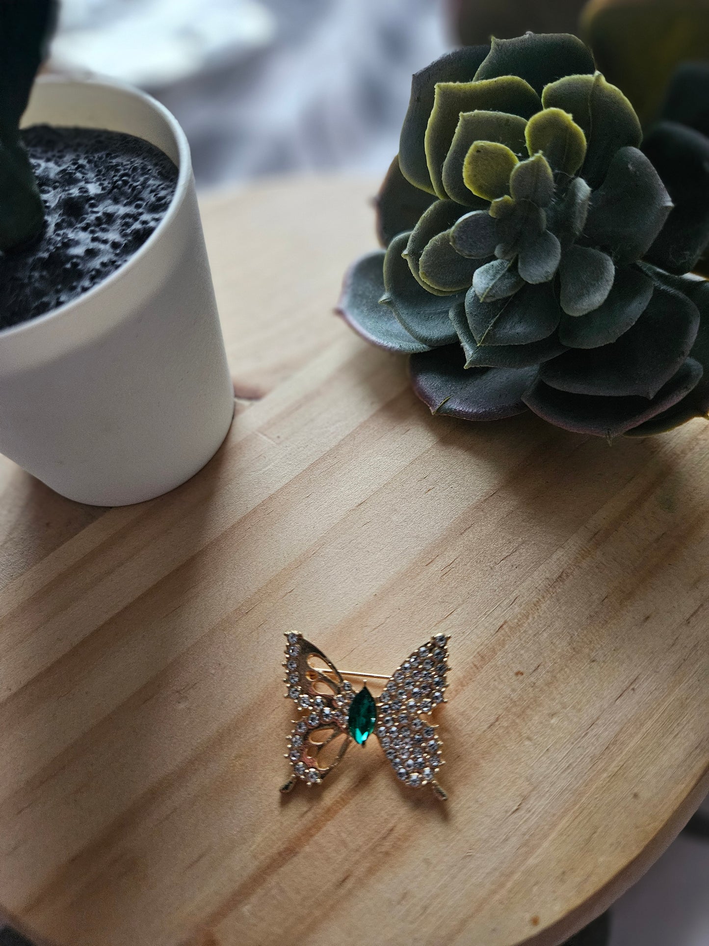 Bijoux broche papillon perle verte