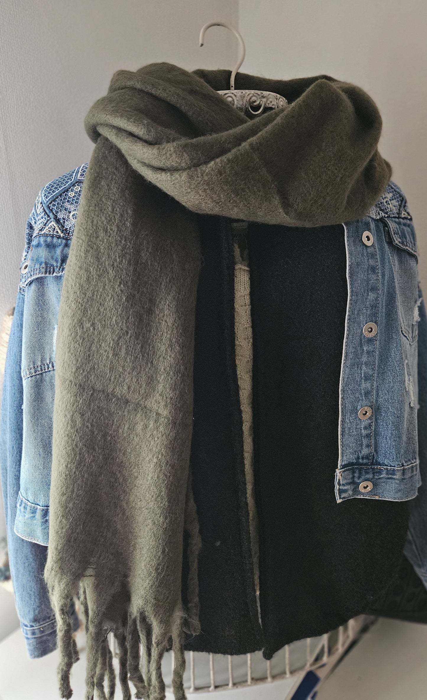 Écharpe kaki extra longue en viscose