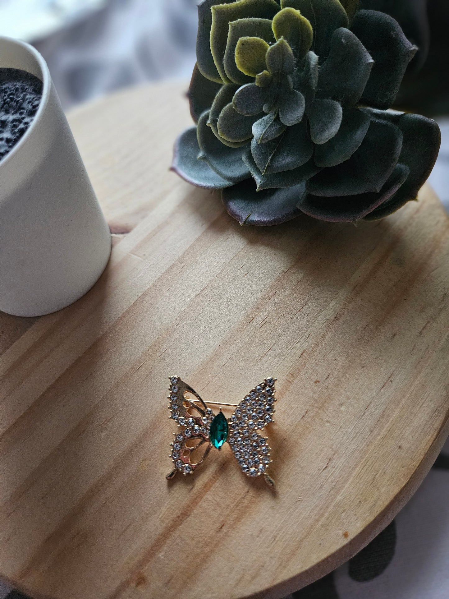 Bijoux broche papillon perle verte