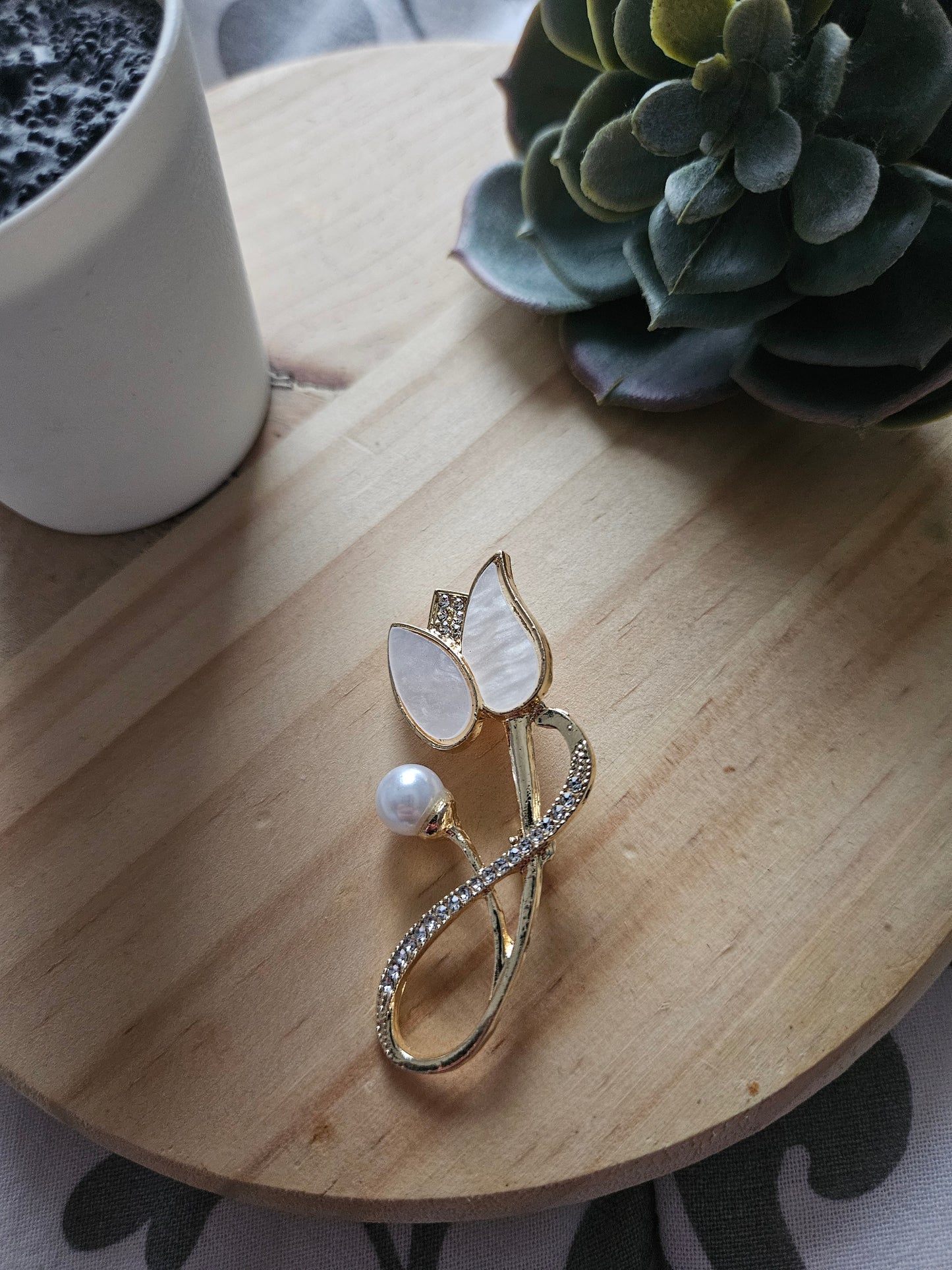 Bijoux broche tulipe strass, perle,