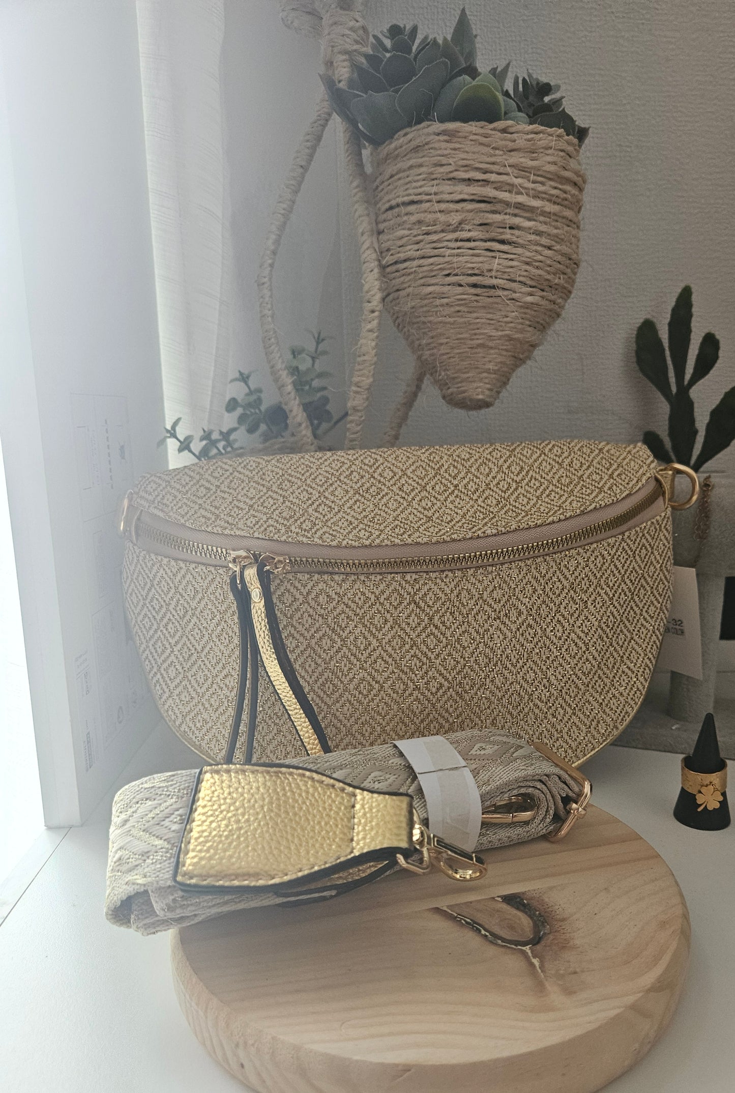 Sac banane doré Tendance Bohême style paille/raphia