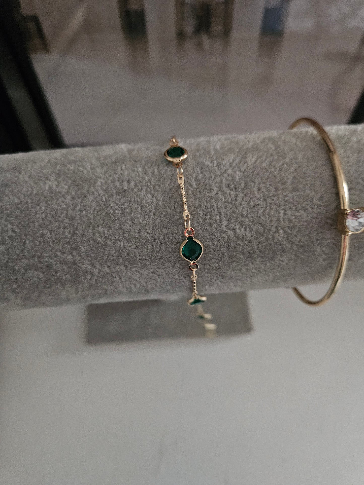 Bijoux bracelet doré pierres vertes réglable