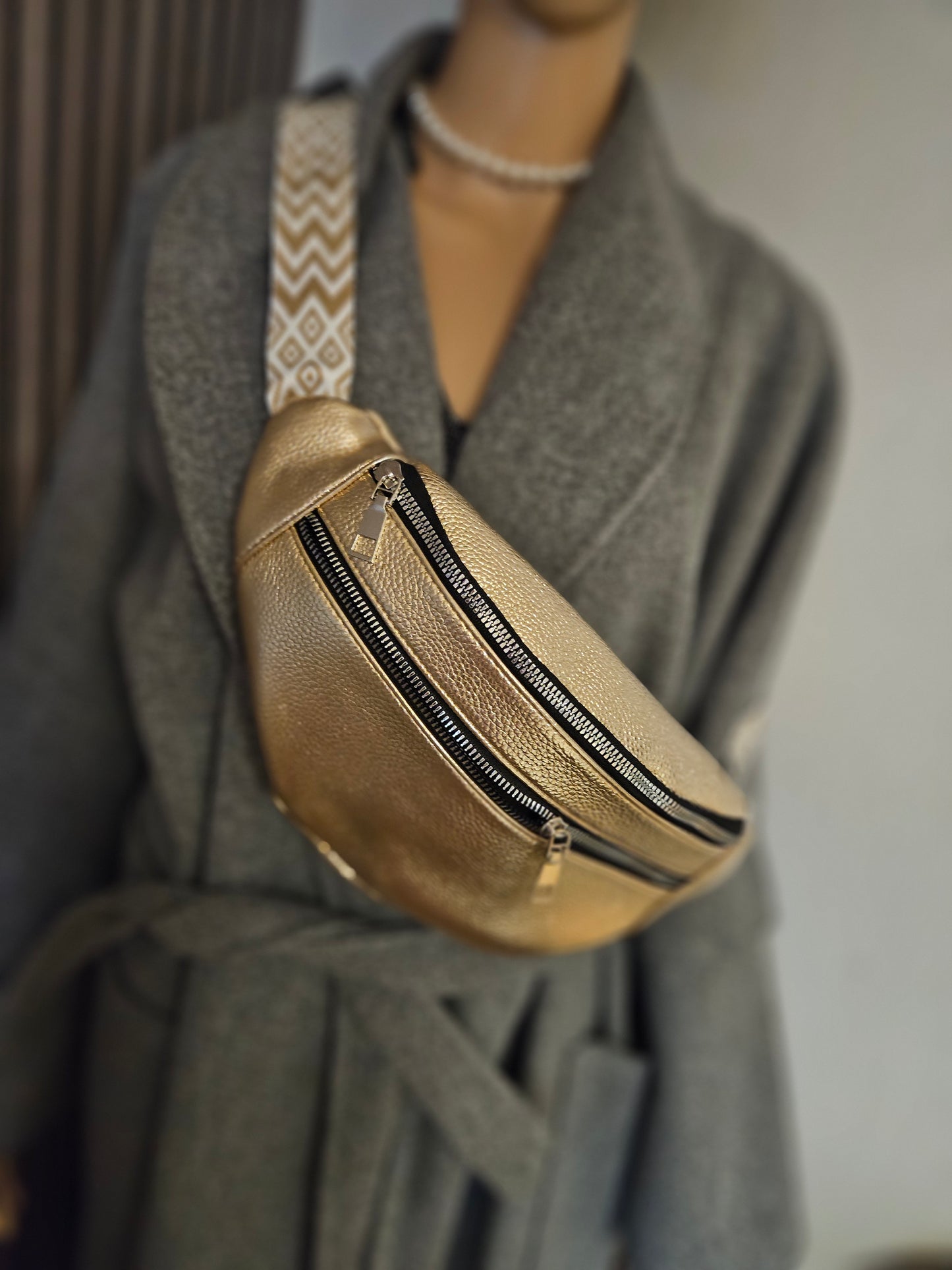 Sac banane or irisé