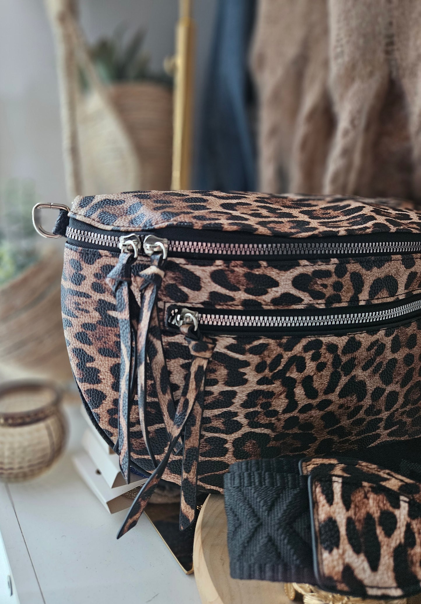 Sac banane léopard similicuir grand format