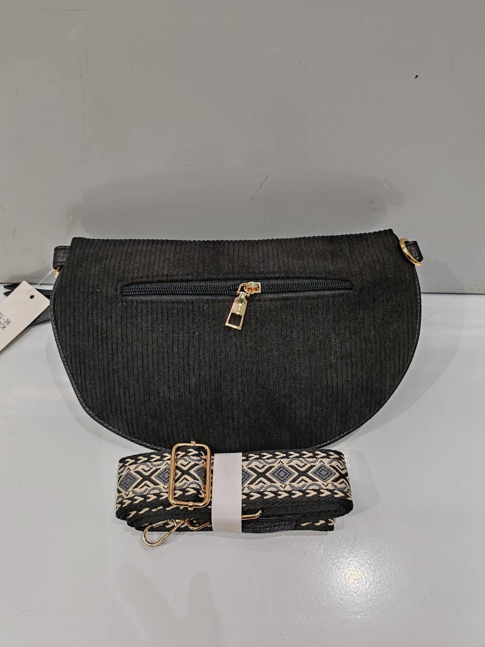 Sac banane en velours côtelé noir