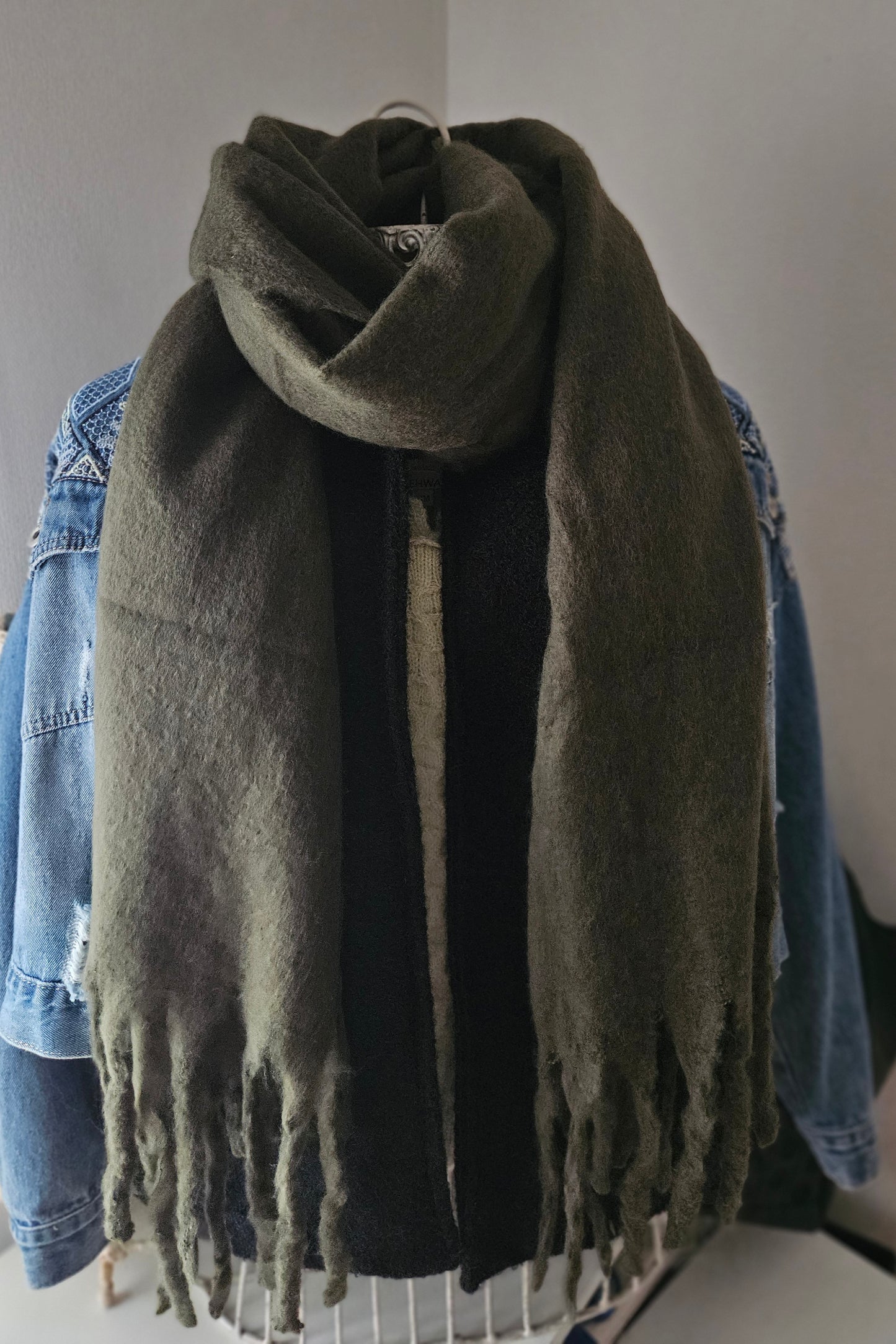 Écharpe kaki extra longue en viscose