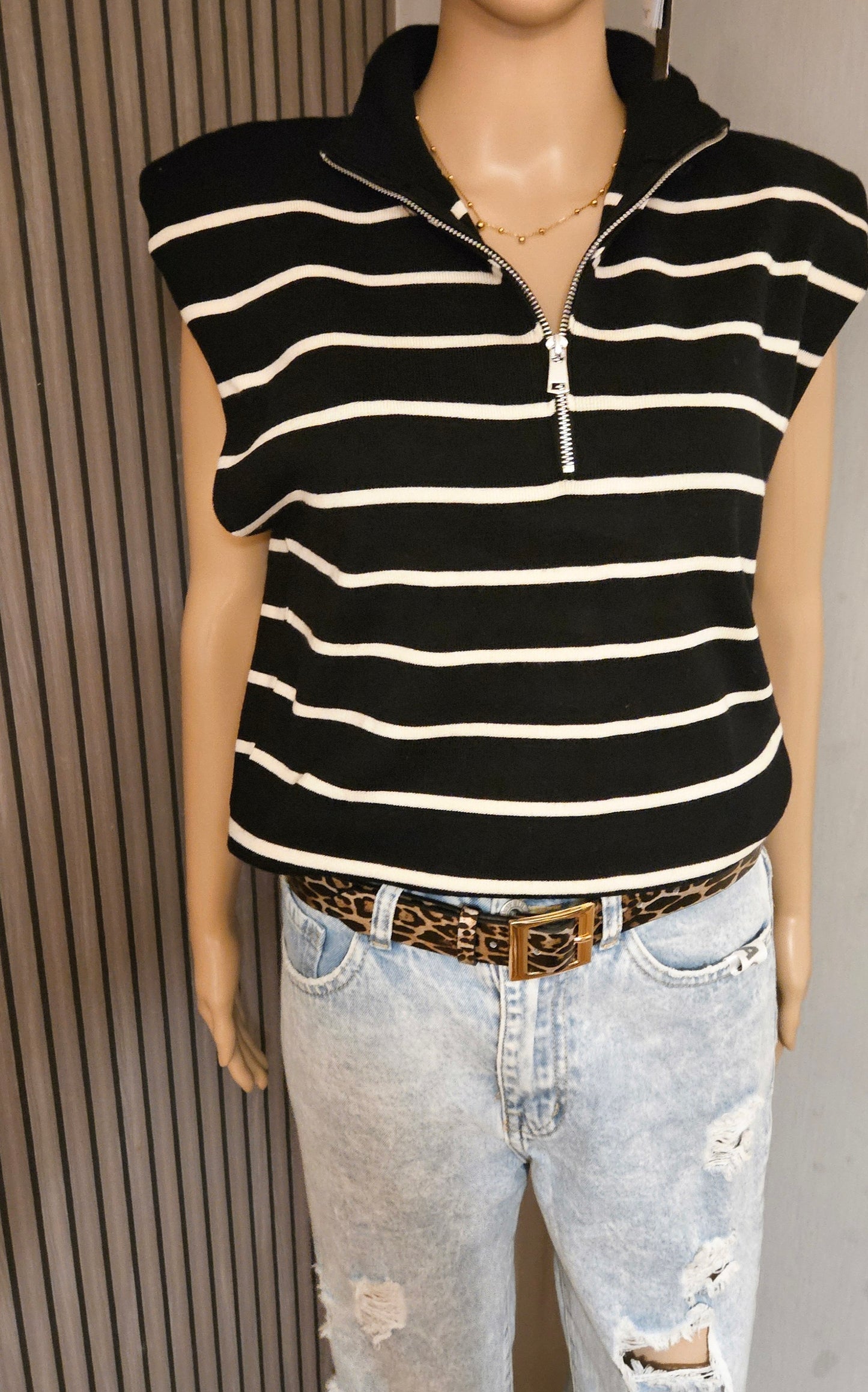 Pull sans manche noir