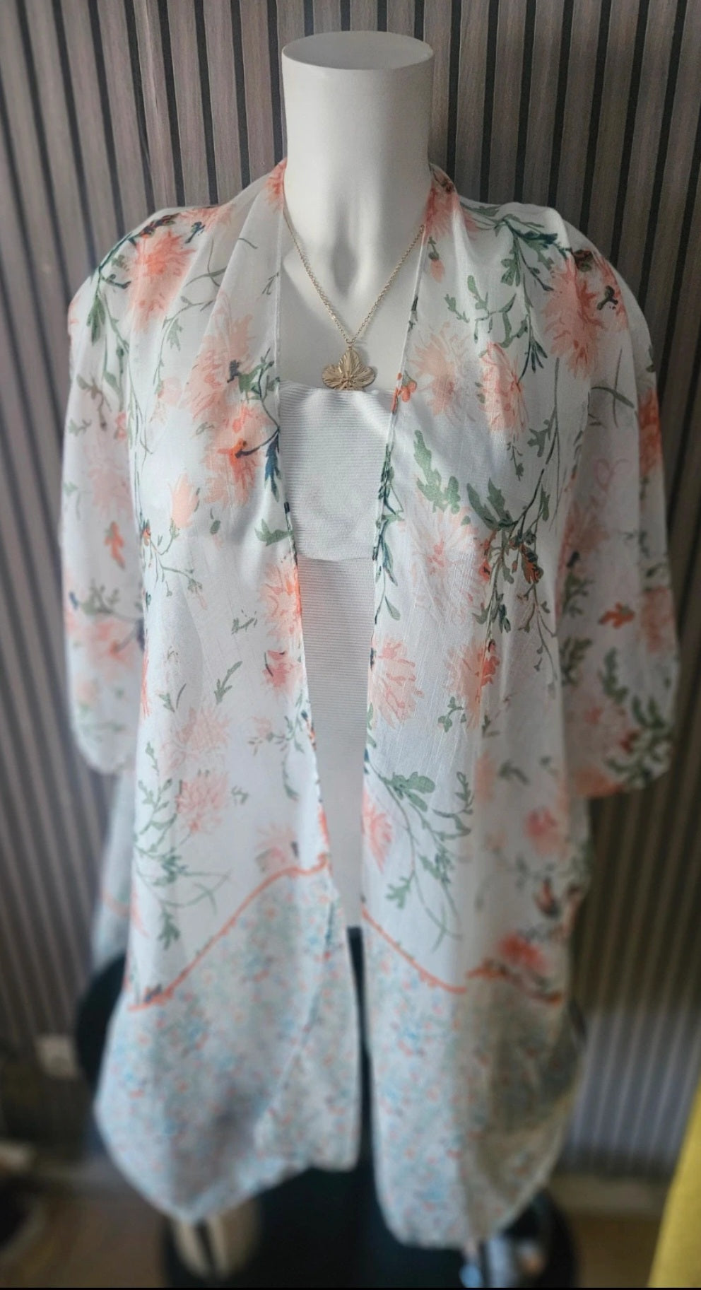 Kimono de plage fleuri en voile de coton 100%