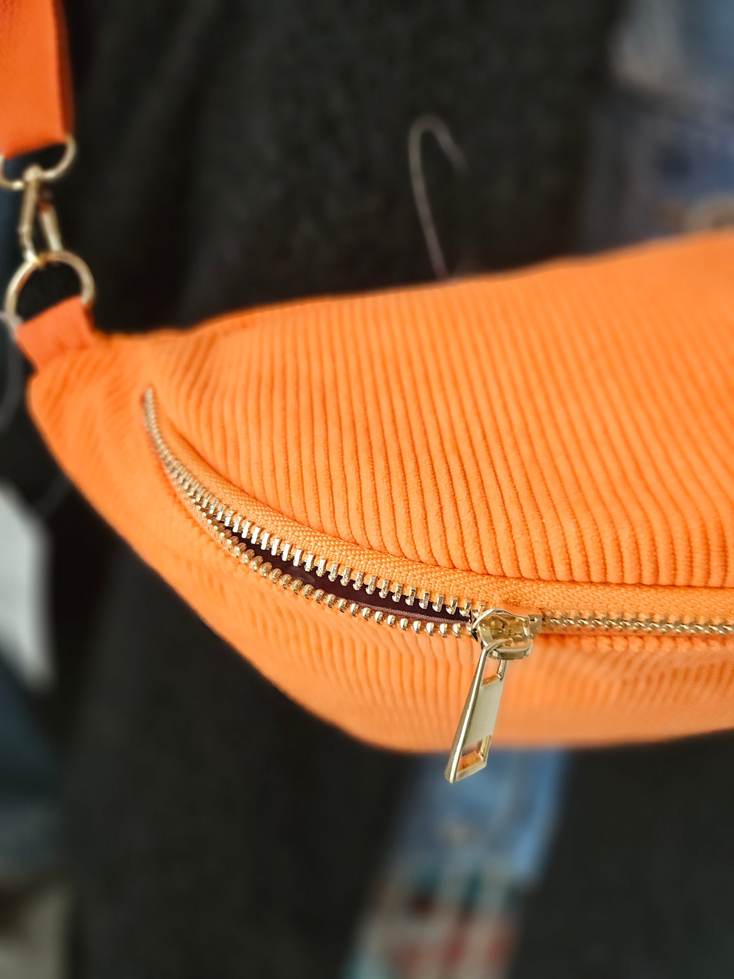 Sac banane en velours côtelé XXL orange