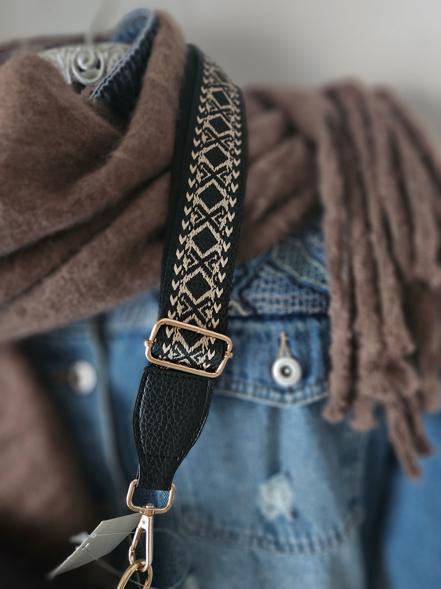 Sac banane crossbag noir en velours côtelé et bandouliere assortie