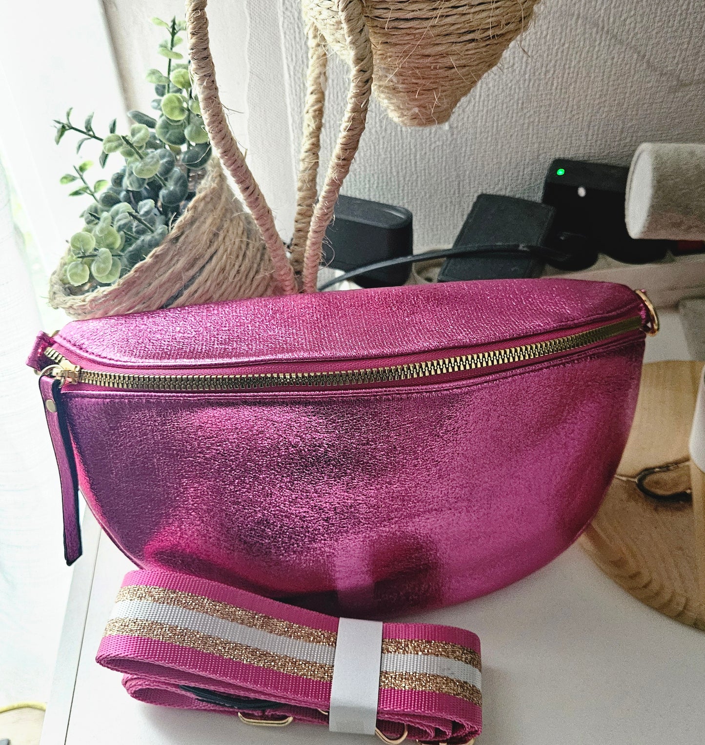 Sac banane rose fuschia irisé