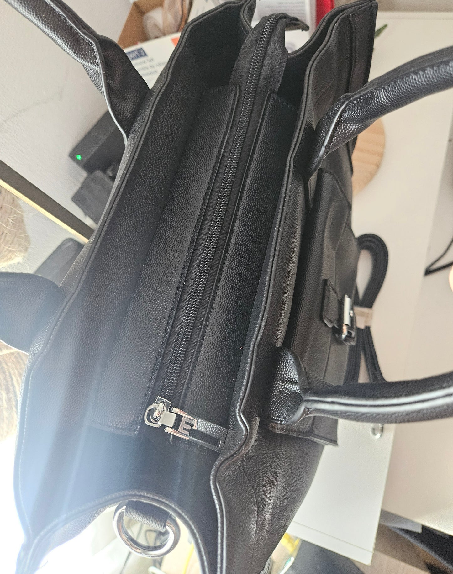 Sac à main noir boucle argenté