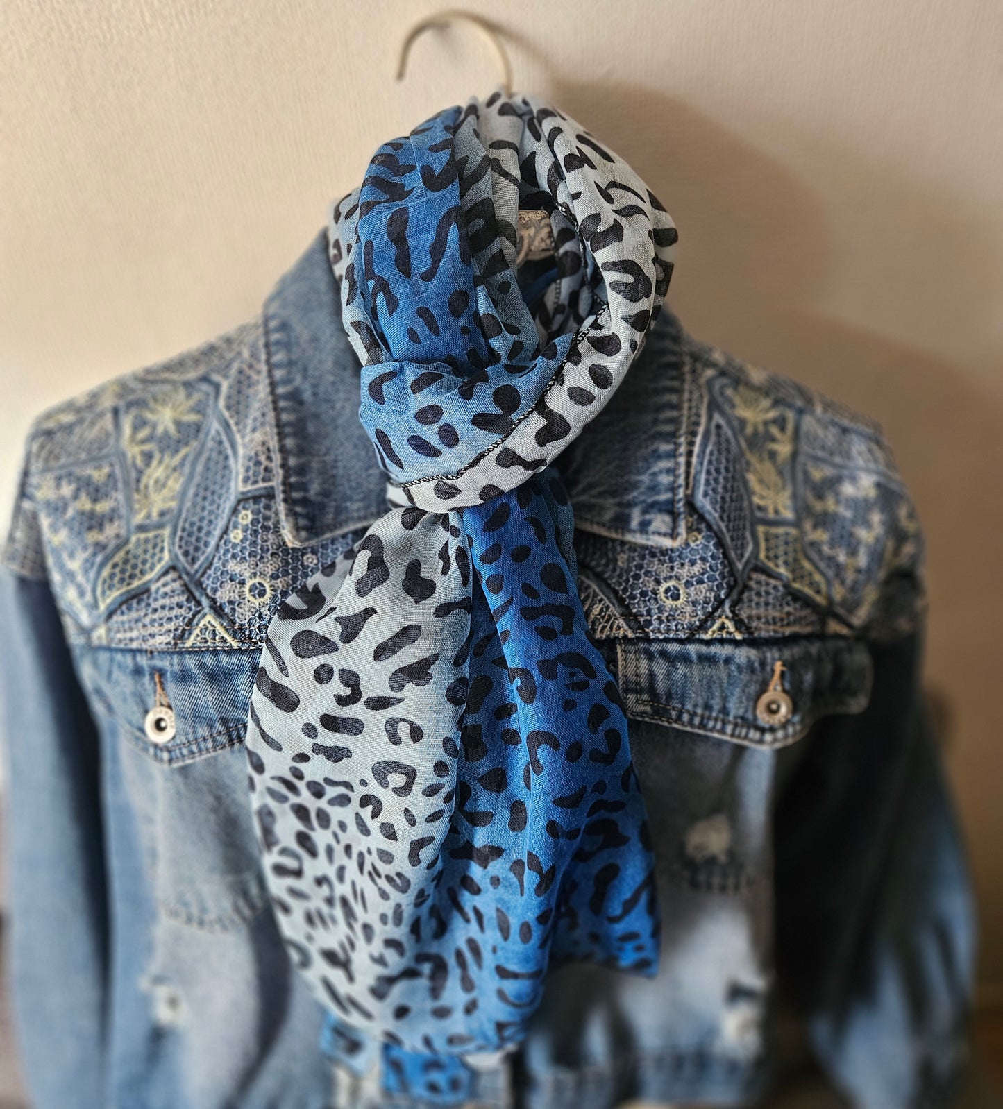 Foulard motif animal bleu