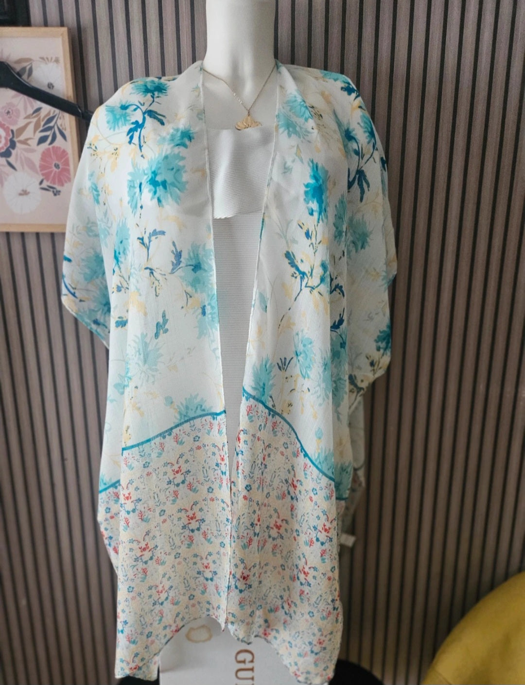 Kimono de plage fleuri en voile de coton 100%