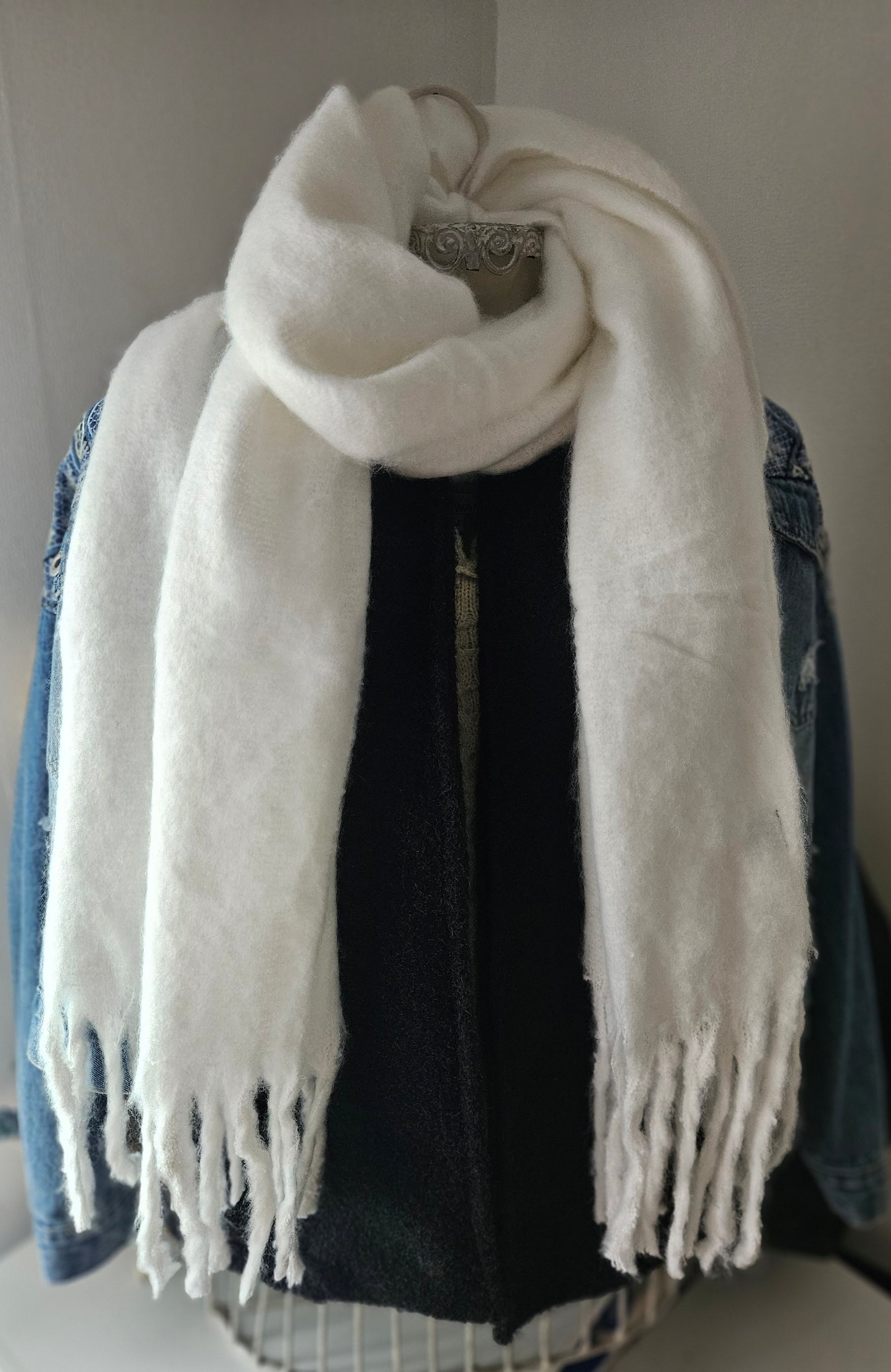 Écharpe blanche extra longue en viscose