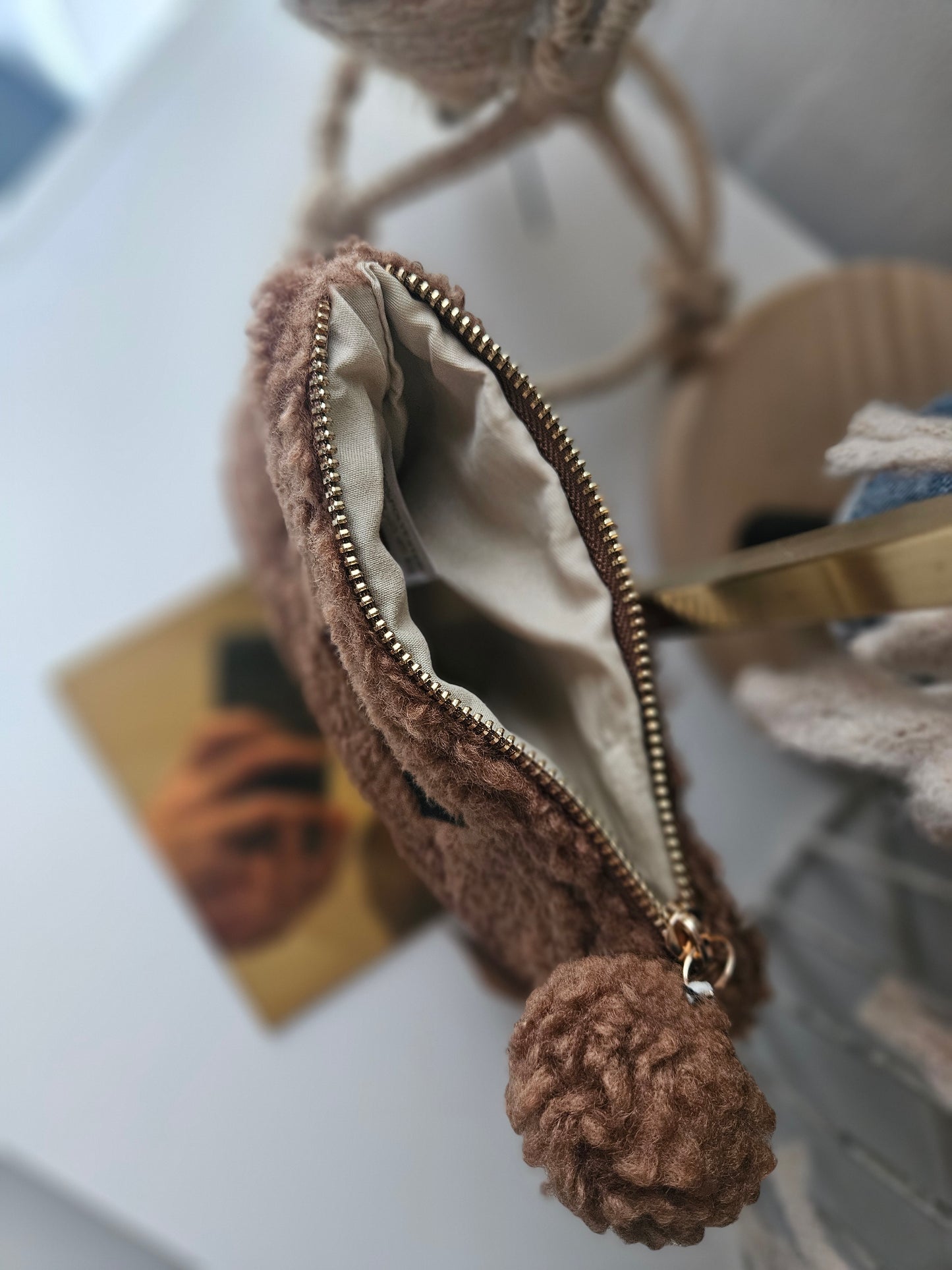 Pochette/Porte Monnaie BICHETTE marron fausse fourrure pompon