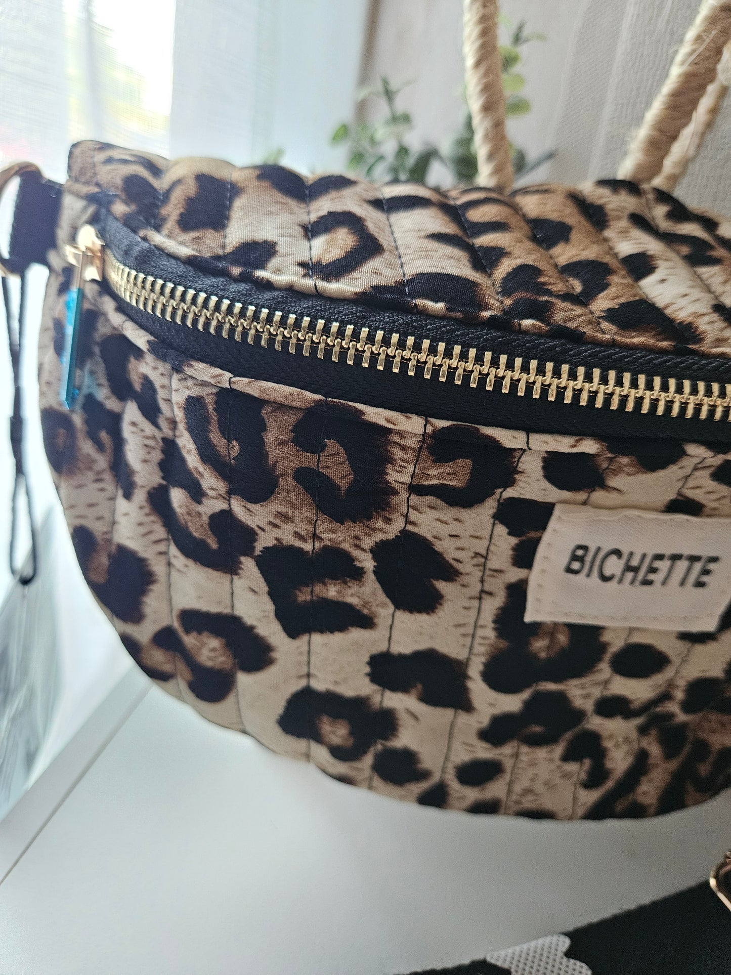 Sac banane léopard matelassé 100% coton.