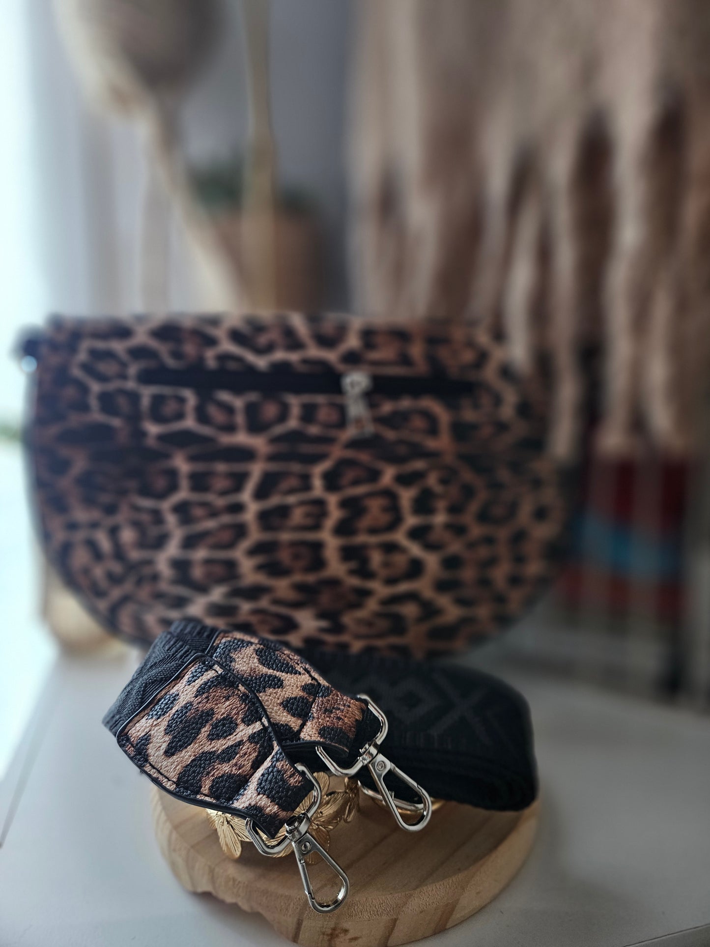 Sac banane léopard similicuir grand format