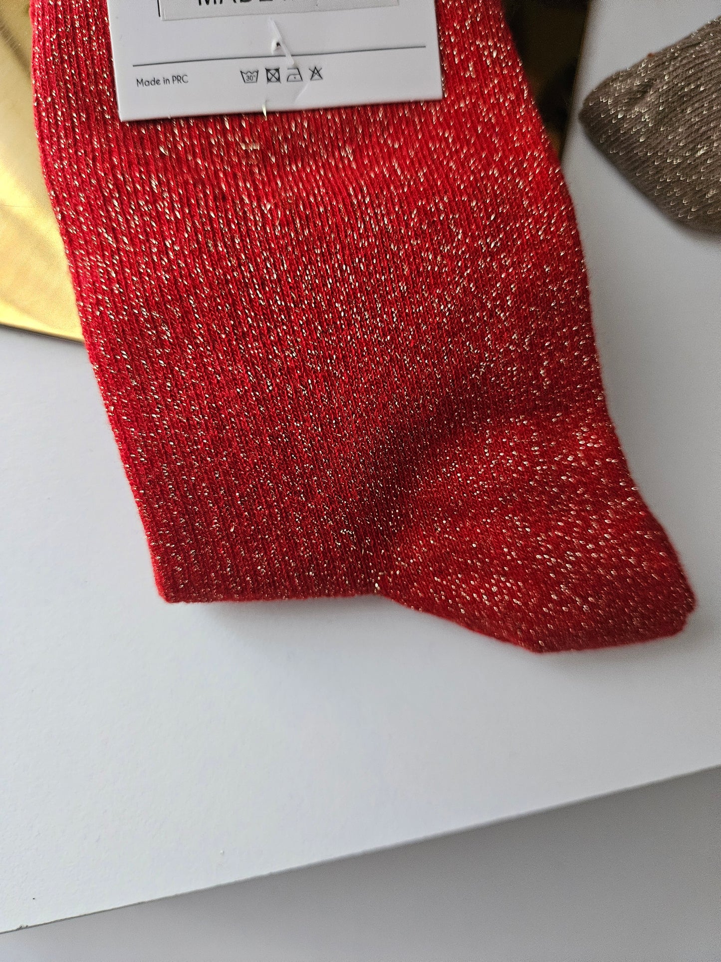 Chaussette brillante  rouge (36-41).