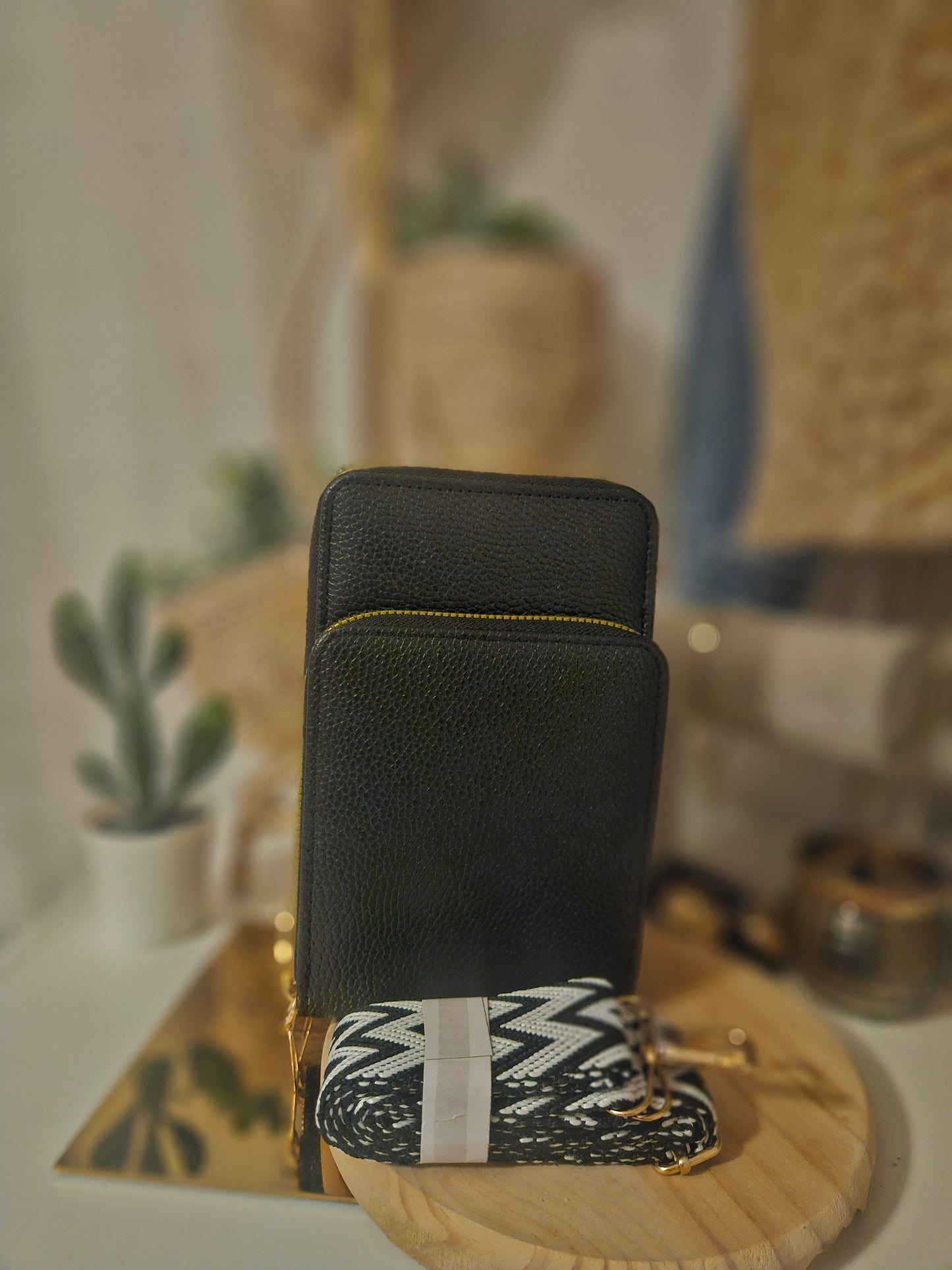 Sac téléphone couleur au choix à 3 compartiment bandoulière assortie