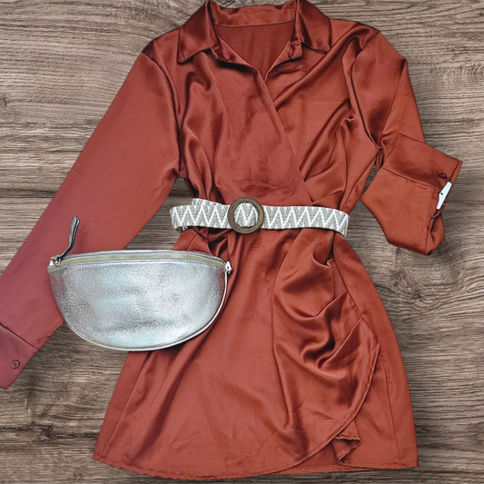 Robe courte satinée