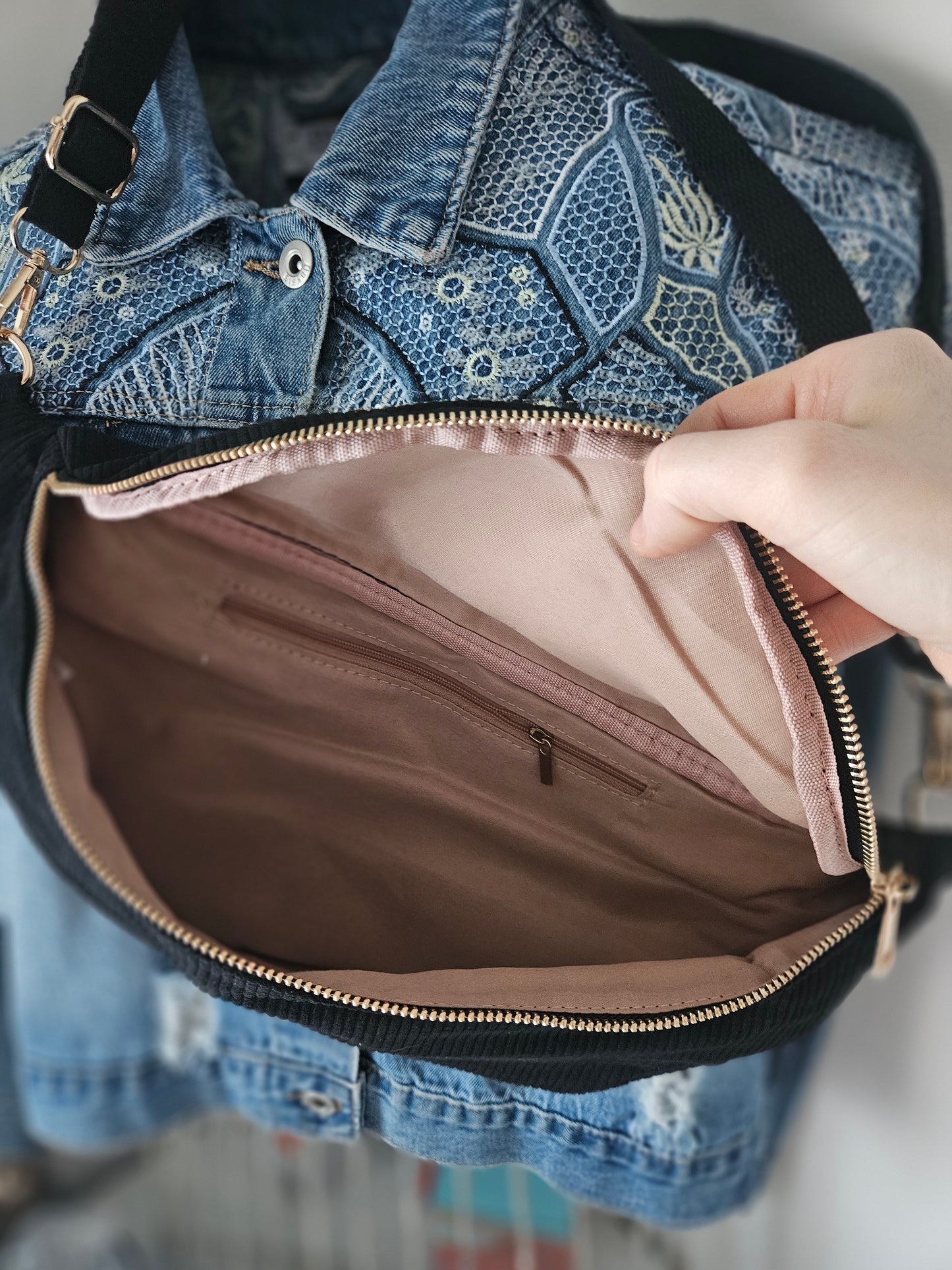 Sac banane en velours côtelé XXL noir