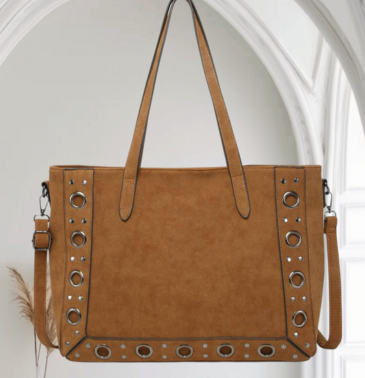 Sac marron camel en daim avec bandoulière.