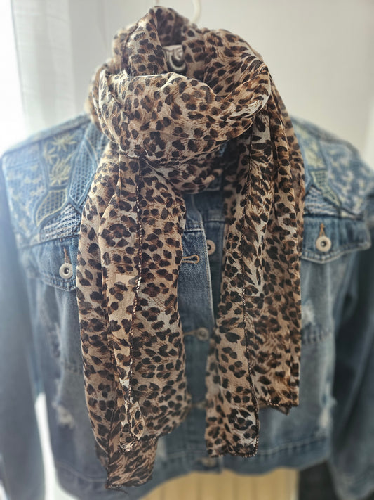 Foulard motifs léopard marron clair