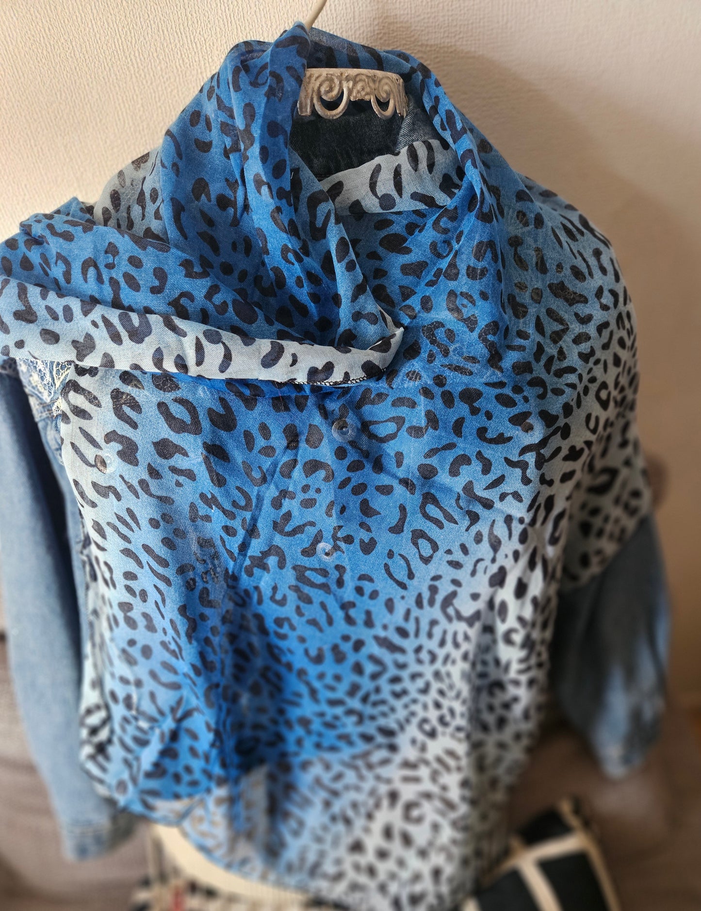 Foulard motif animal bleu